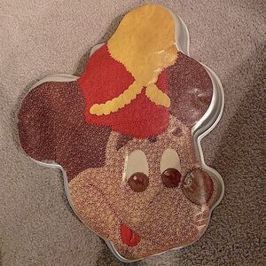 Wilton Mickey Mouse Cake Party Pan!